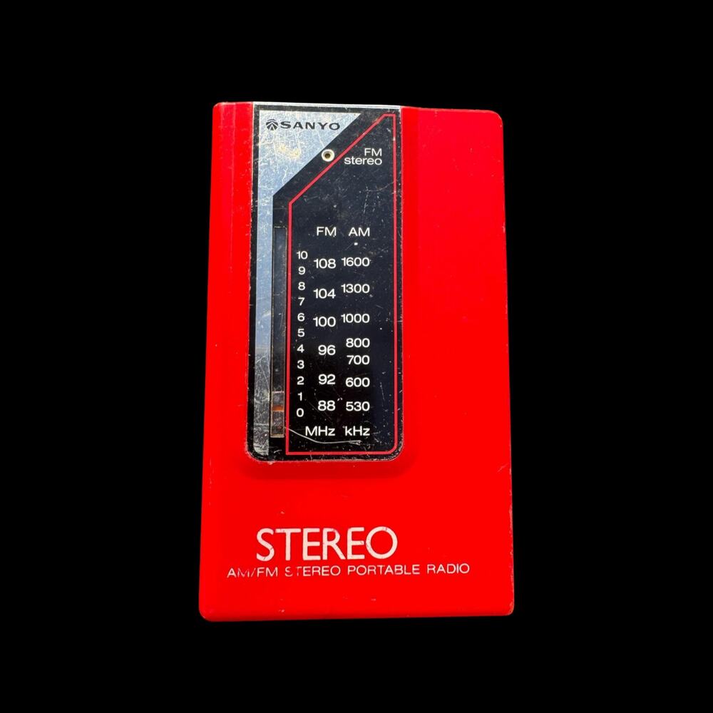 Sanyo RP40 Red Vintage AM/FM Stereo Untested